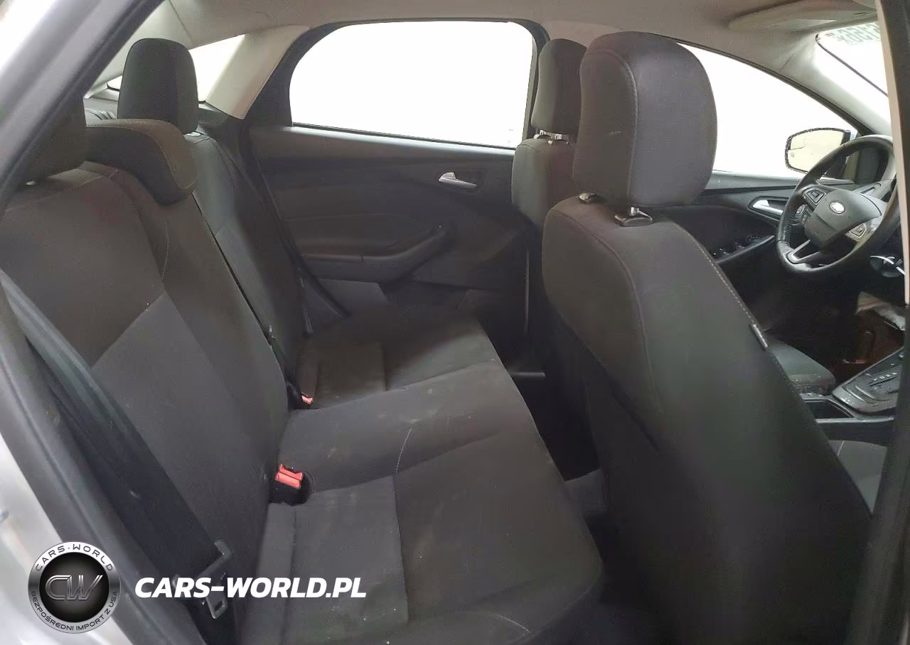 2015 Ford Focus Se VIN:1FADP3F23FL333927 - 10