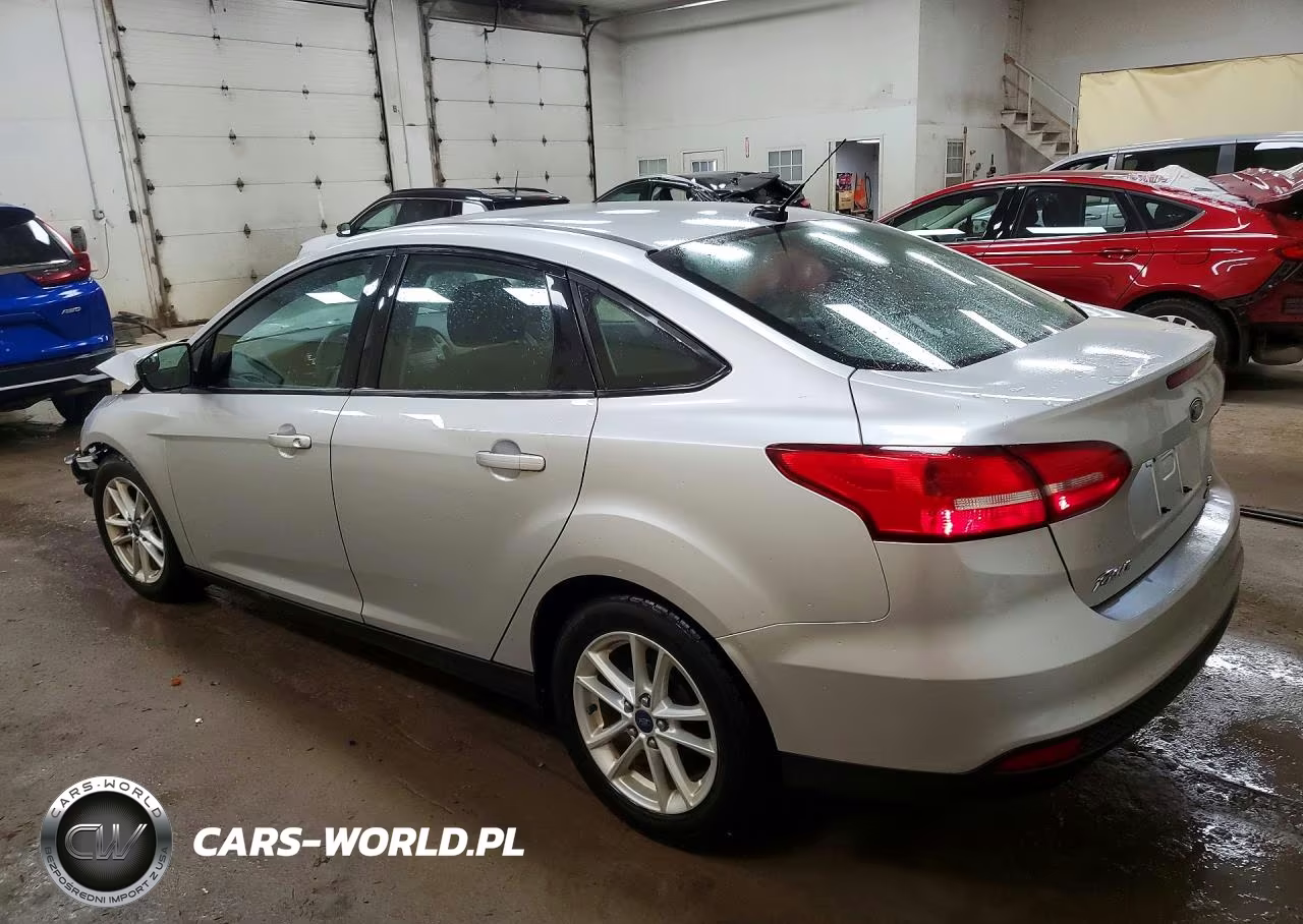 2015 Ford Focus Se VIN:1FADP3F23FL333927 - 2