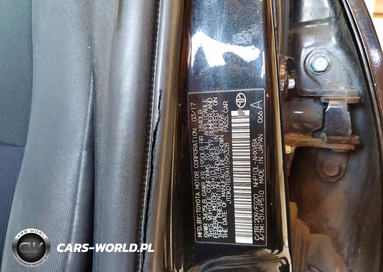 2017 Toyota Prius C Two VIN:JTDKDTB39H1595328 - 13
