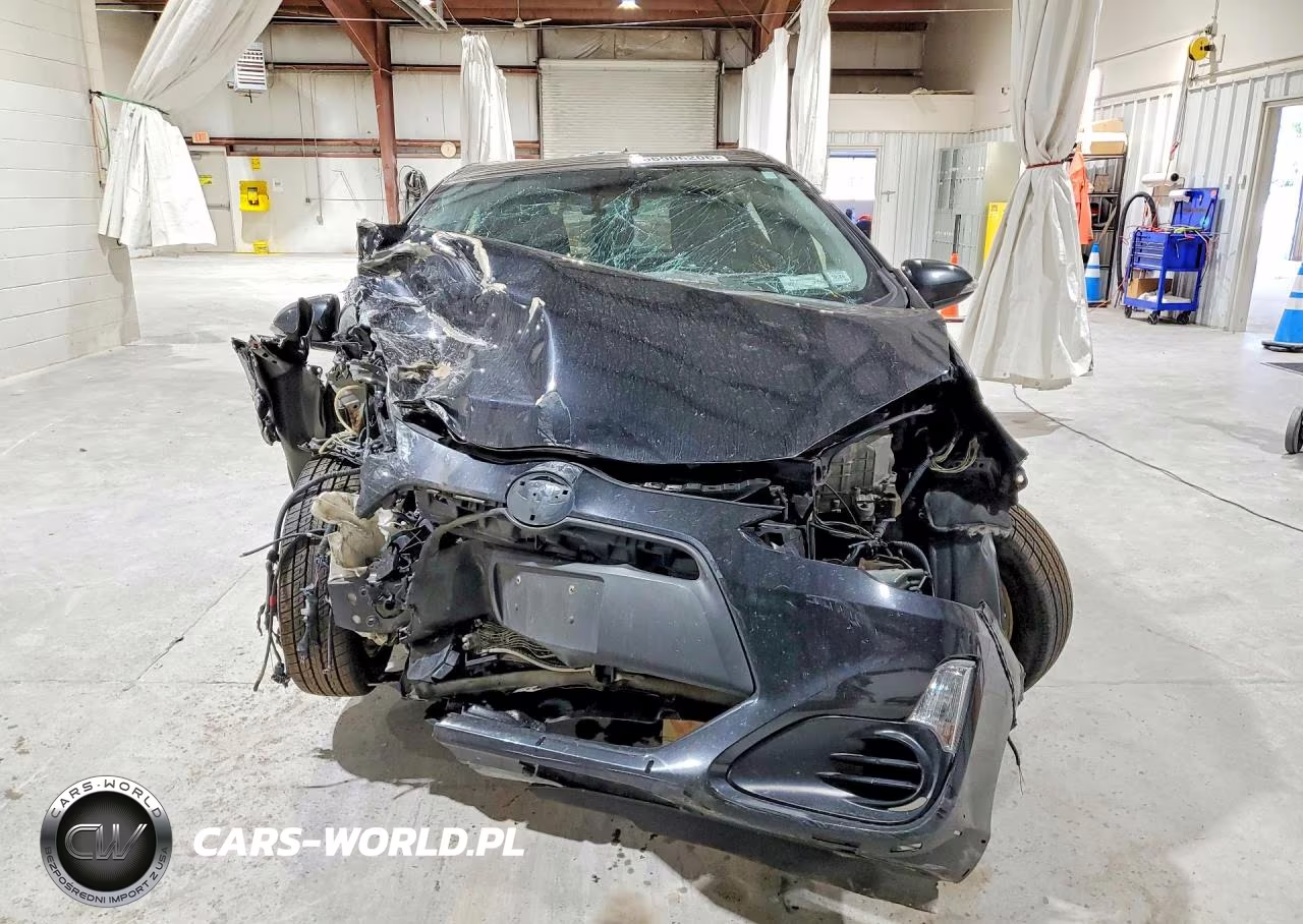 2017 Toyota Prius C Two VIN:JTDKDTB39H1595328 - 5