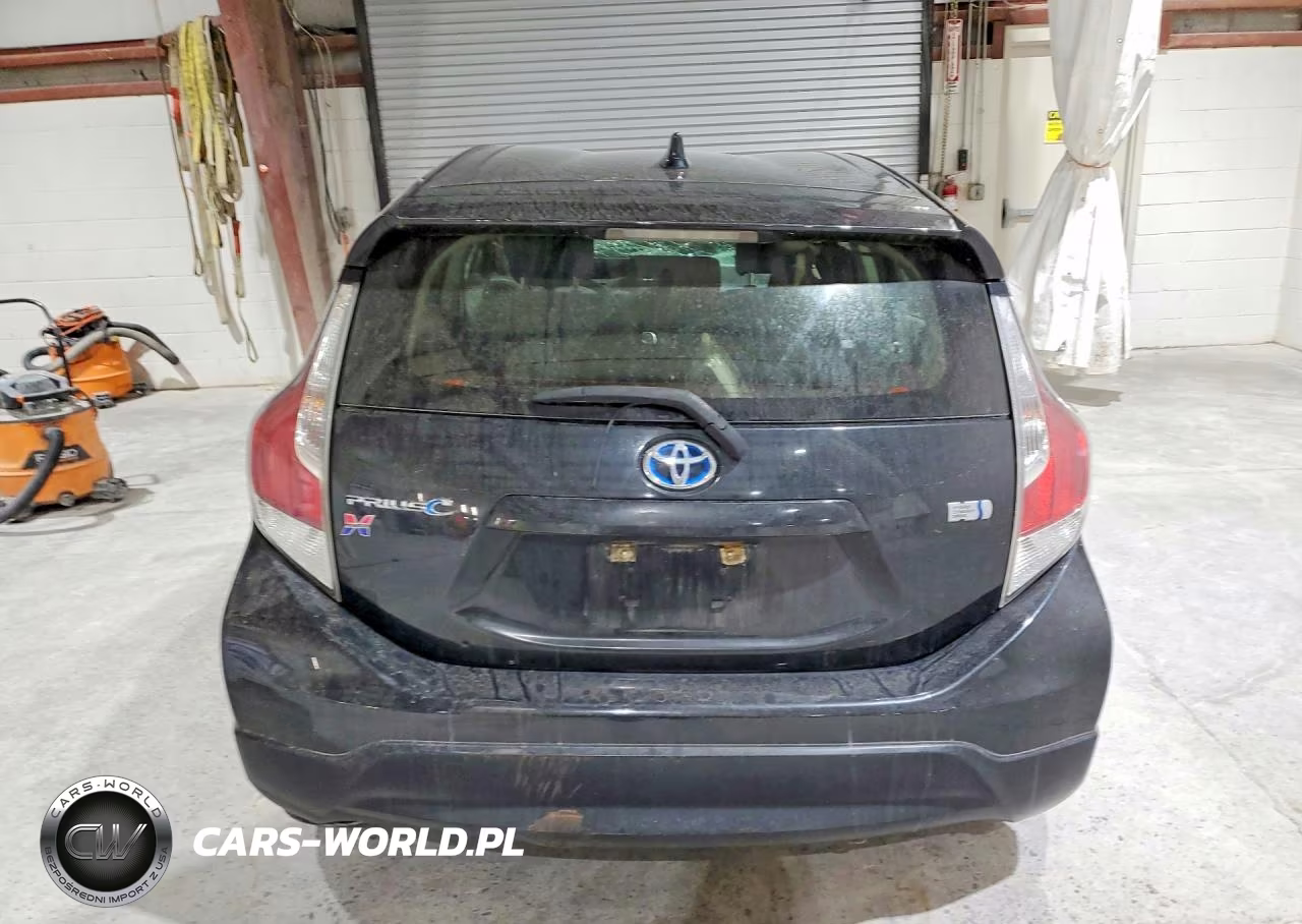 2017 Toyota Prius C Two VIN:JTDKDTB39H1595328 - 6