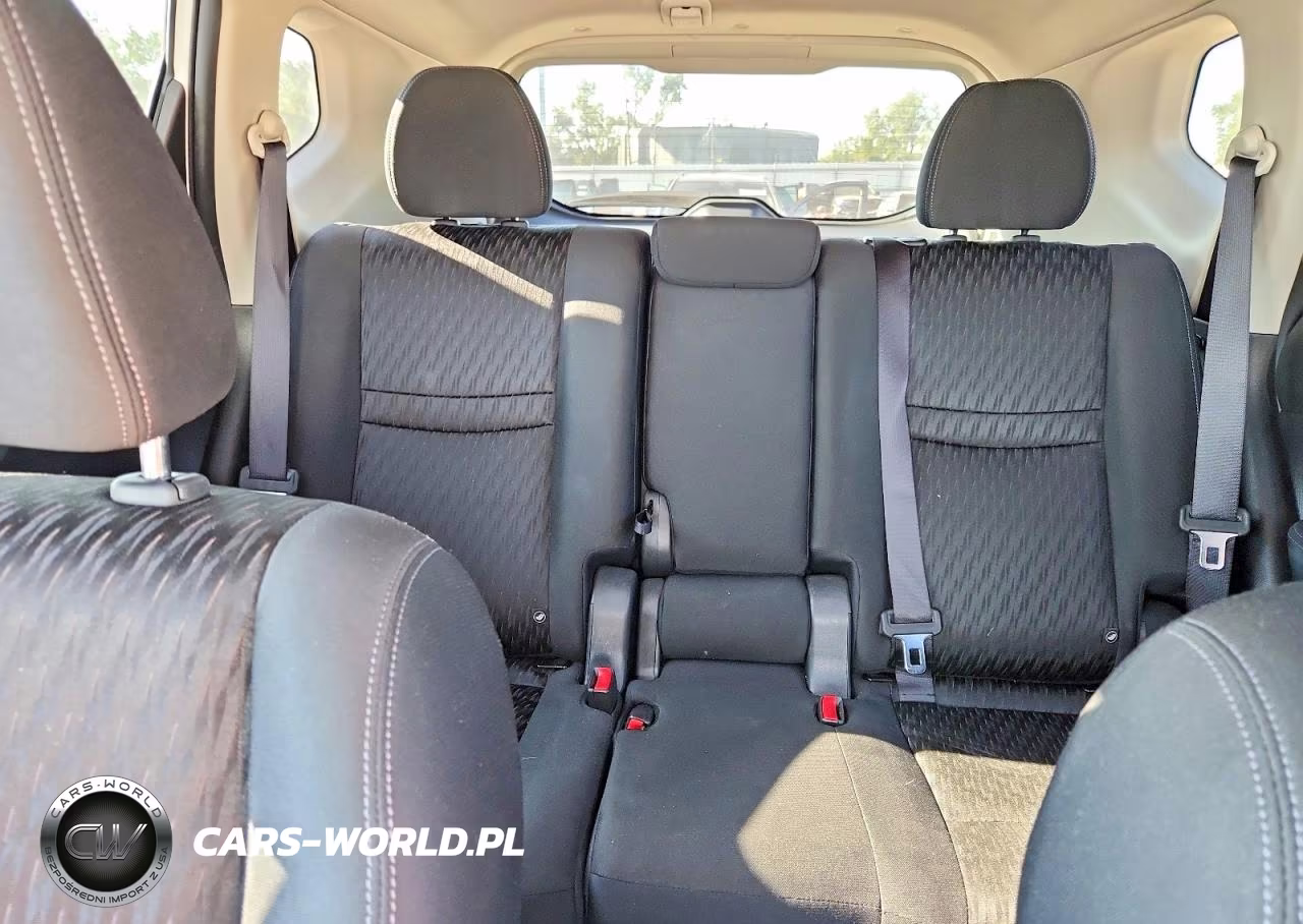 2019 Nissan Rogue S VIN:KNMAT2MV3KP558271 - 10