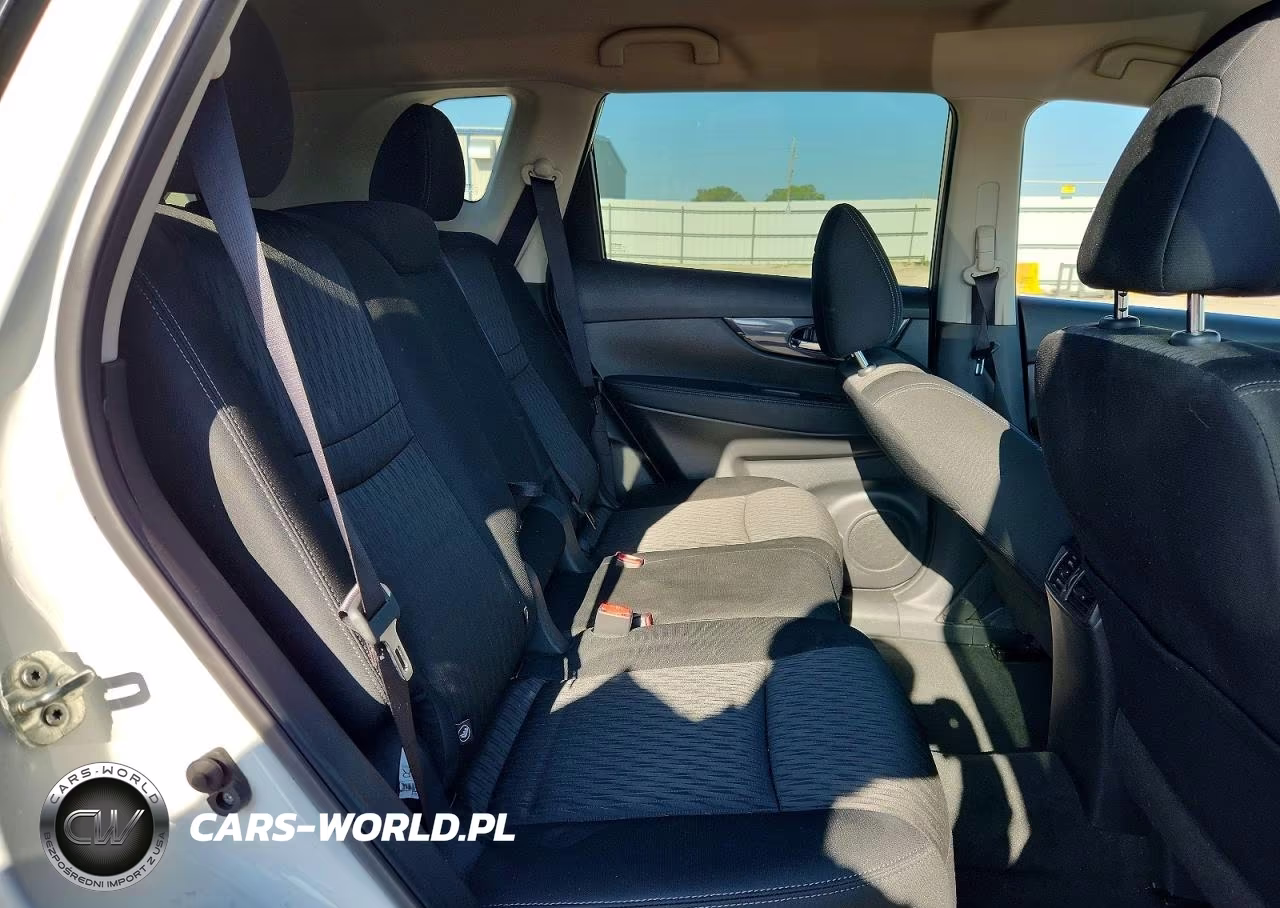 2019 Nissan Rogue S VIN:KNMAT2MV3KP558271 - 11
