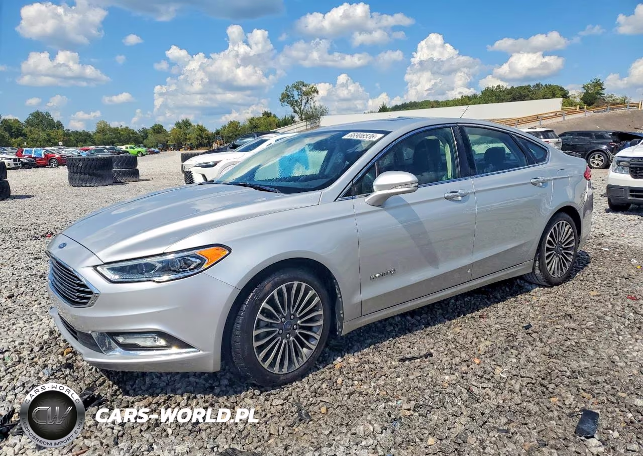 2017 Ford Fusion Titanium Hev – zdjęcie 1 z 12