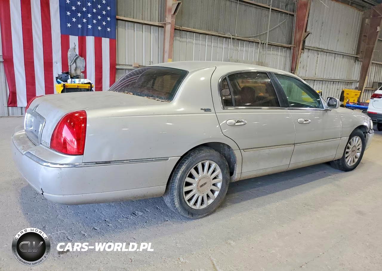 2007 Lincoln Town Car Signature Limited VIN:1LNHM82V47Y620159 - 3