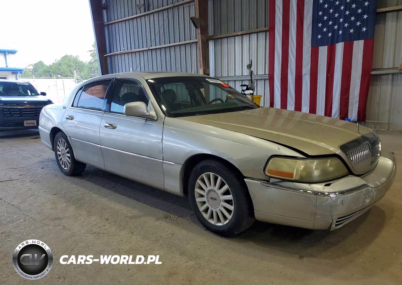 2007 Lincoln Town Car Signature Limited VIN:1LNHM82V47Y620159 - 4