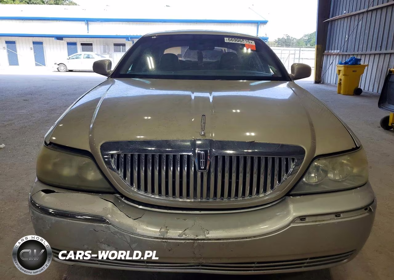 2007 Lincoln Town Car Signature Limited VIN:1LNHM82V47Y620159 - 5