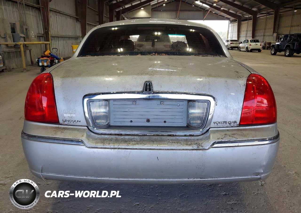 2007 Lincoln Town Car Signature Limited VIN:1LNHM82V47Y620159 - 6