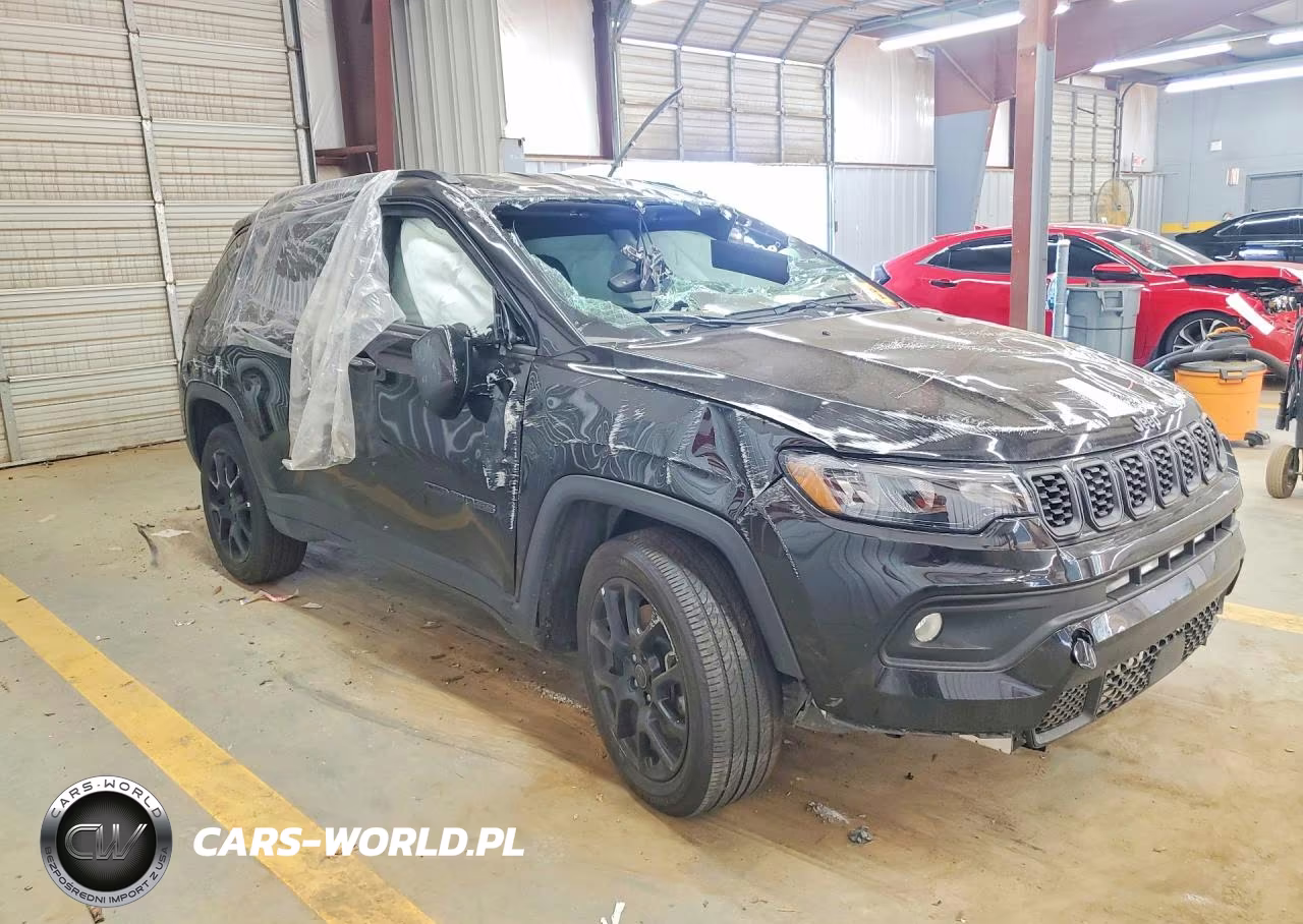 2025 Jeep Compass Latitude VIN:3C4NJDBN6ST623812 - 4