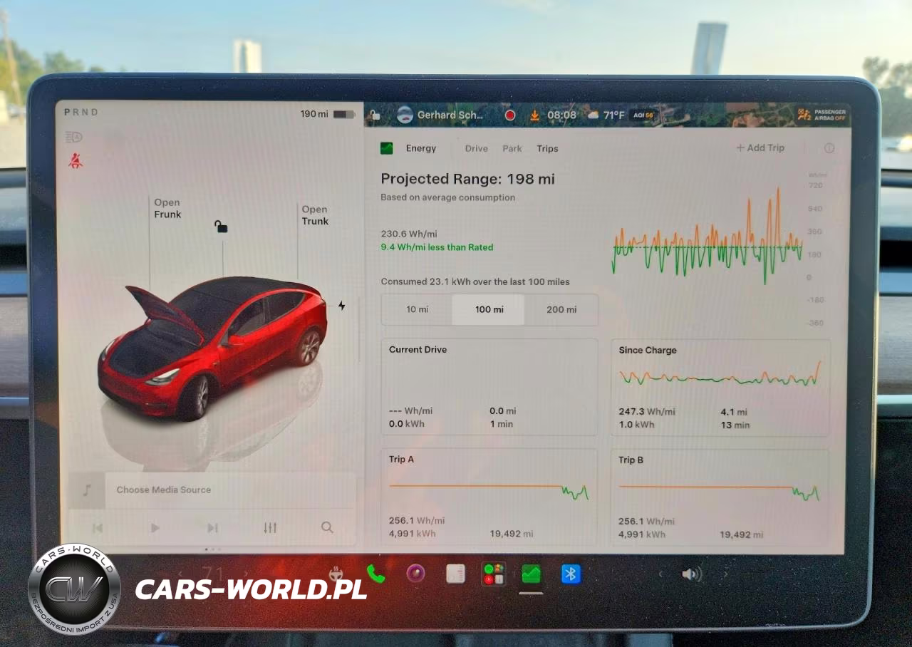 2023 Tesla Model Y VIN:7SAYGDEE4PF662902 - 9