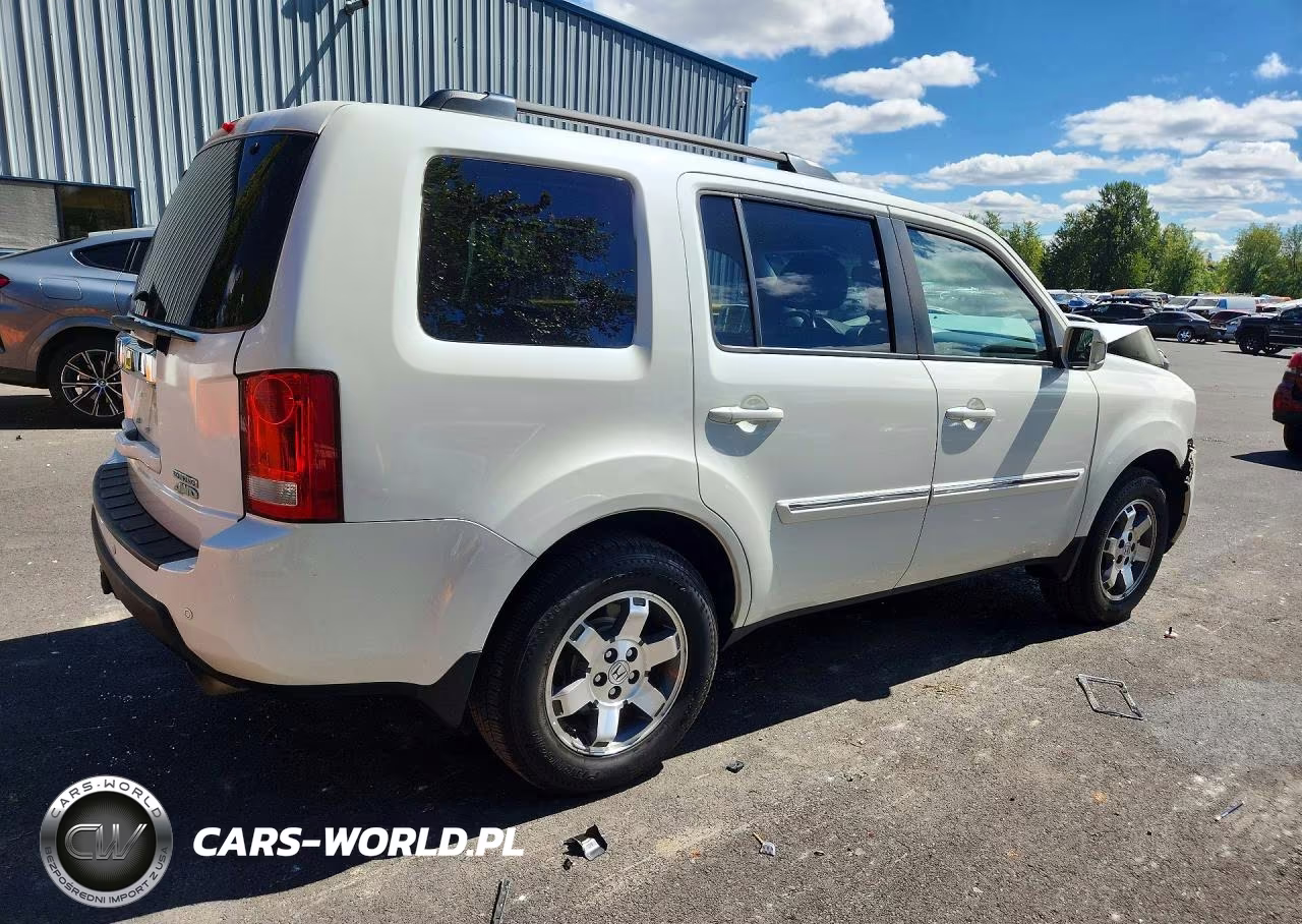 2011 Honda Pilot Touring VIN:5FNYF4H98BB084603 - 3