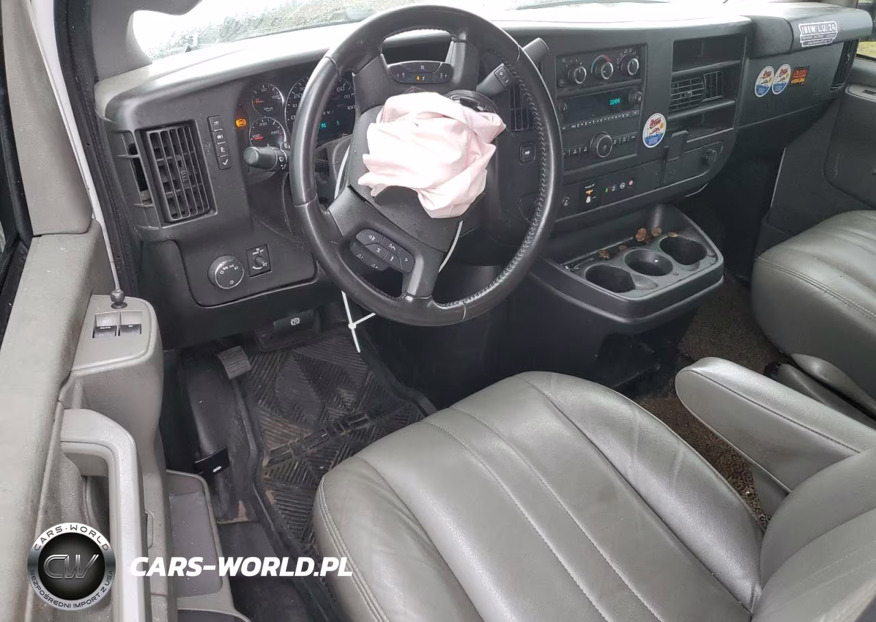 2022 Chevrolet Express G3500 VIN:1GCZGGFPXN1261959 - 8