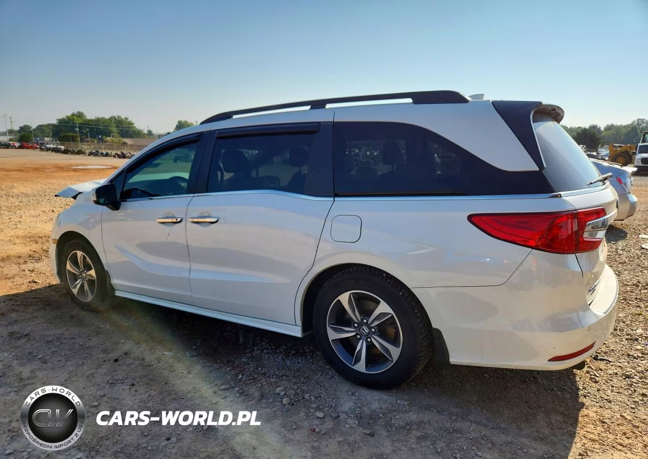 2018 Honda Odyssey Touring VIN:5FNRL6H85JB051833 - 2