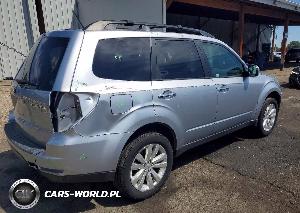 2013 Subaru Forester 2.5X Premium VIN:JF2SHADC7DH440026 - 3
