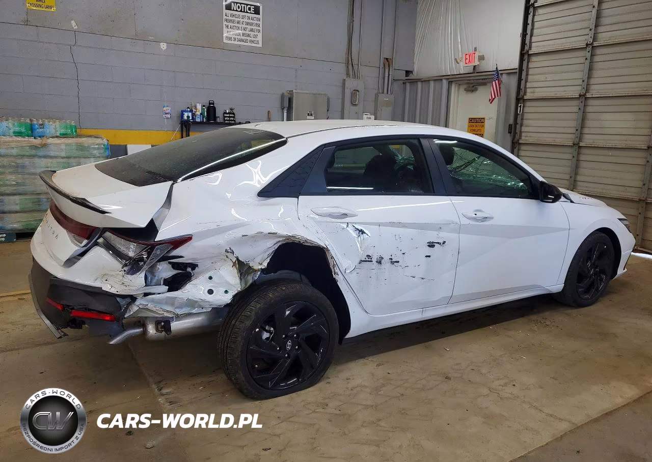 2026 Hyundai Elantra Sel Sport VIN:KMHLM4DG3TU258814 - 3