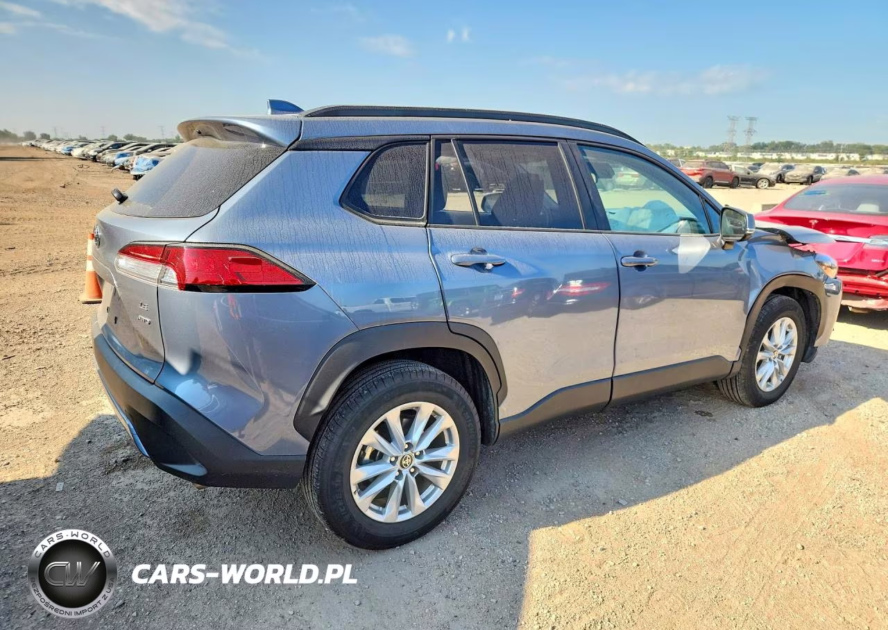 2024 Toyota Corolla Cross Le VIN:7MUBAABG6RV116194 - 3