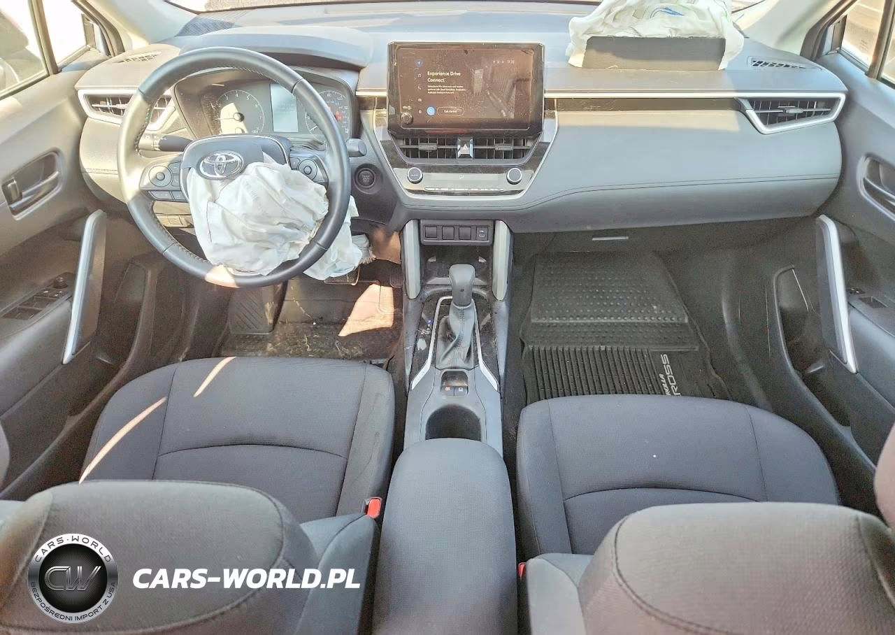 2024 Toyota Corolla Cross Le VIN:7MUBAABG6RV116194 - 8