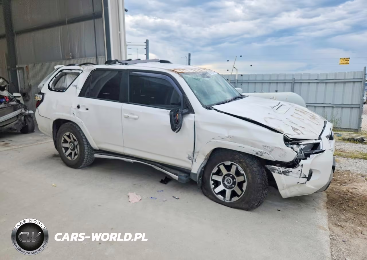 2018 Toyota 4Runner Trd Off-Road Premium VIN:JTEBU5JR0J5513532 - 4