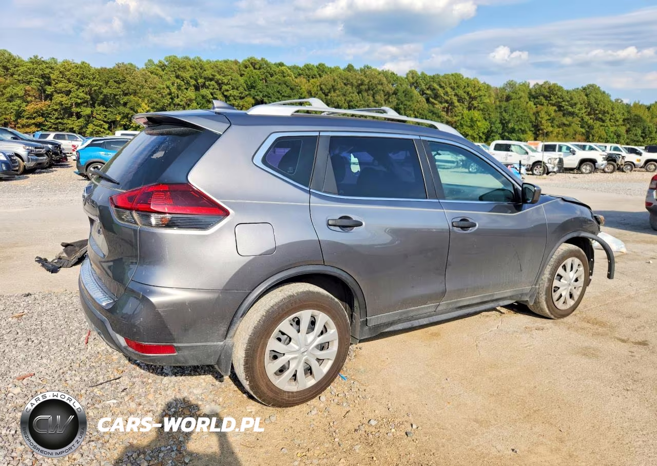 2018 Nissan Rogue S VIN:5N1AT2MTXJC719358 - 3
