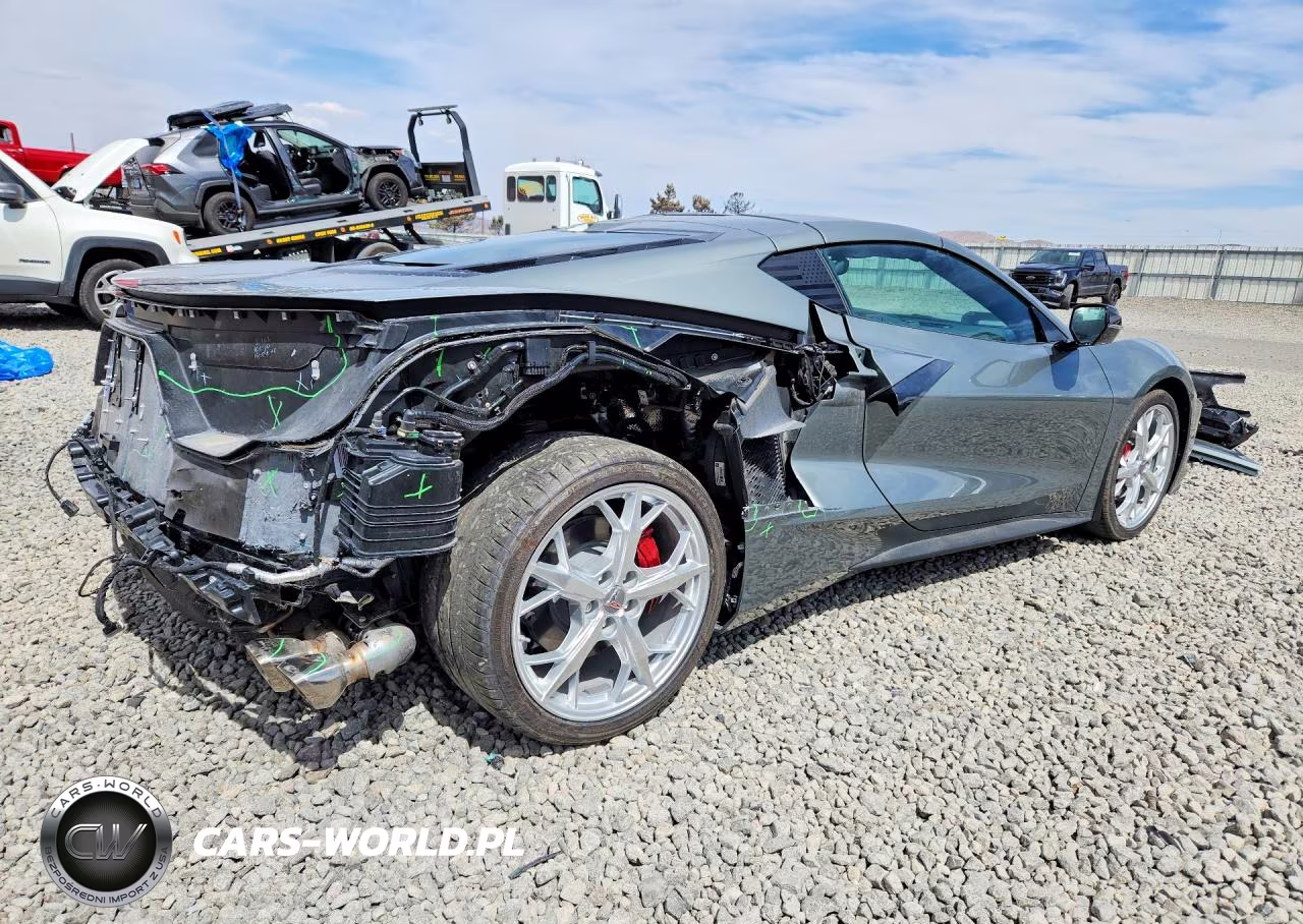 2022 Chevrolet Corvette Stingray 2Lt VIN:1G1YB2D49N5106343 - 3