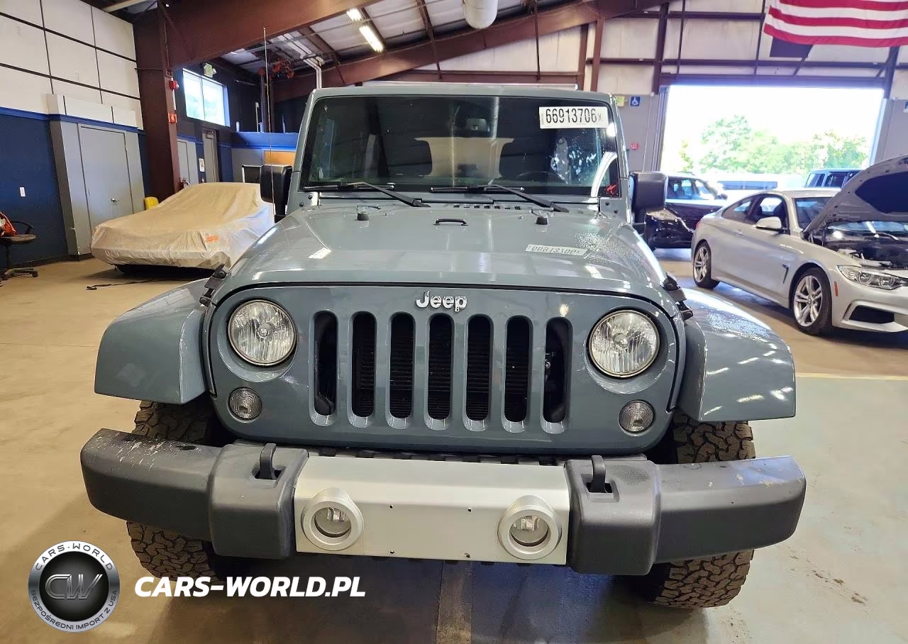 2015 Jeep Wrangler Unlimited Sahara VIN:1C4HJWEGXFL525874 - 5