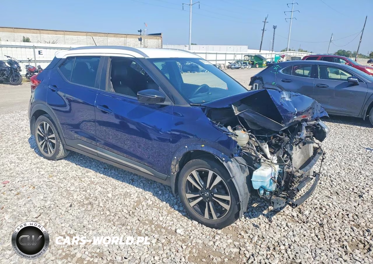 2018 Nissan Kicks Sr VIN:3N1CP5CU3JL543158 - 4