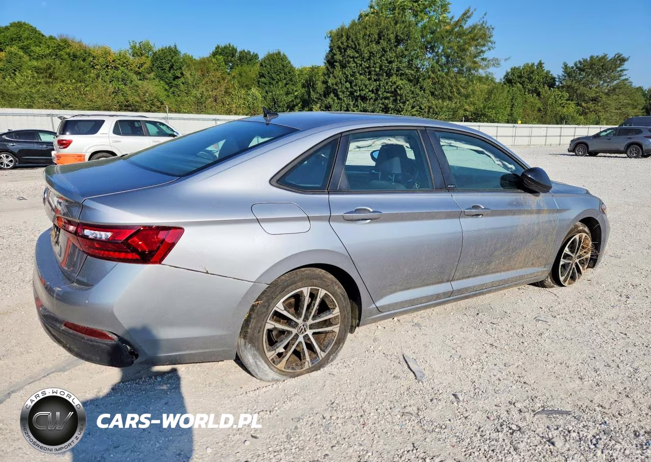 2024 Volkswagen Jetta Sport VIN:3VWBM7BU8RM044664 - 3