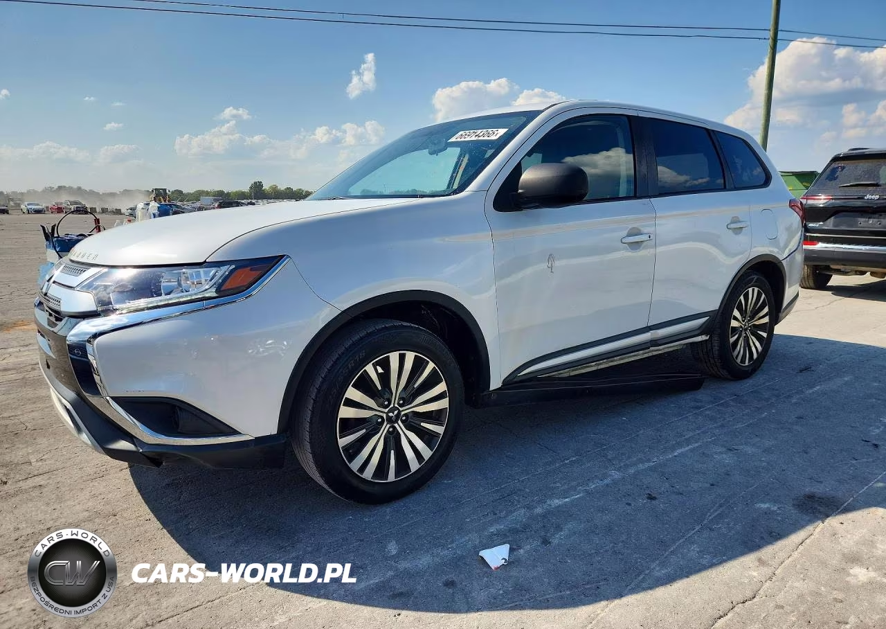 2020 Mitsubishi Outlander Es – zdjęcie 1 z 13