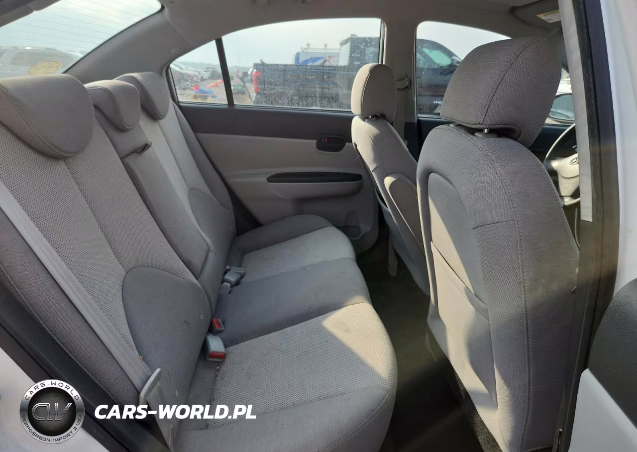 2008 Hyundai Accent Gls VIN:KMHCN46C38U250999 - 10