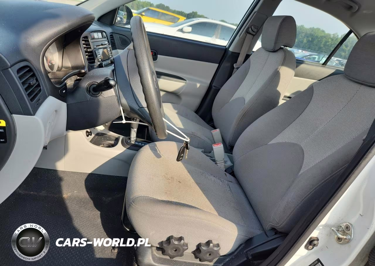 2008 Hyundai Accent Gls VIN:KMHCN46C38U250999 - 7