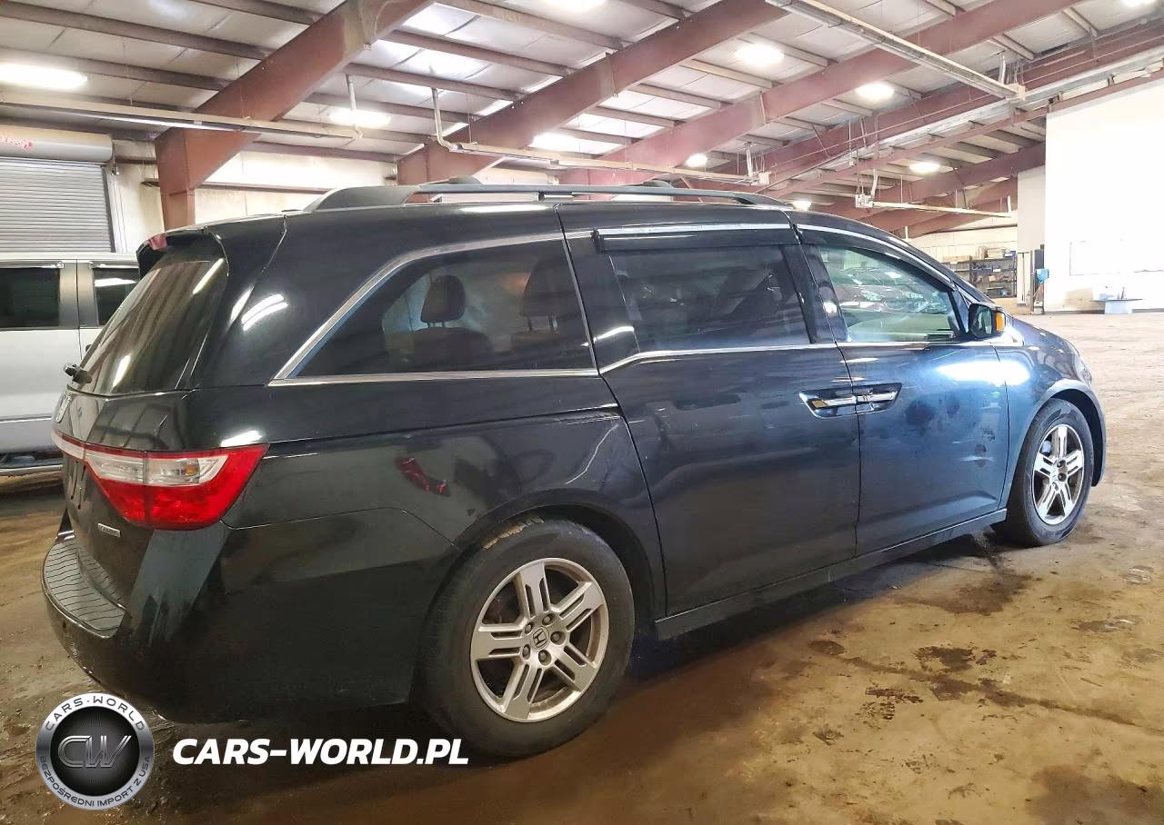2011 Honda Odyssey Touring VIN:5FNRL5H98BB013727 - 3