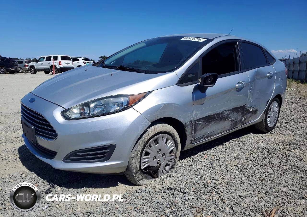 2015 Ford Fiesta S – zdjęcie 1 z 12