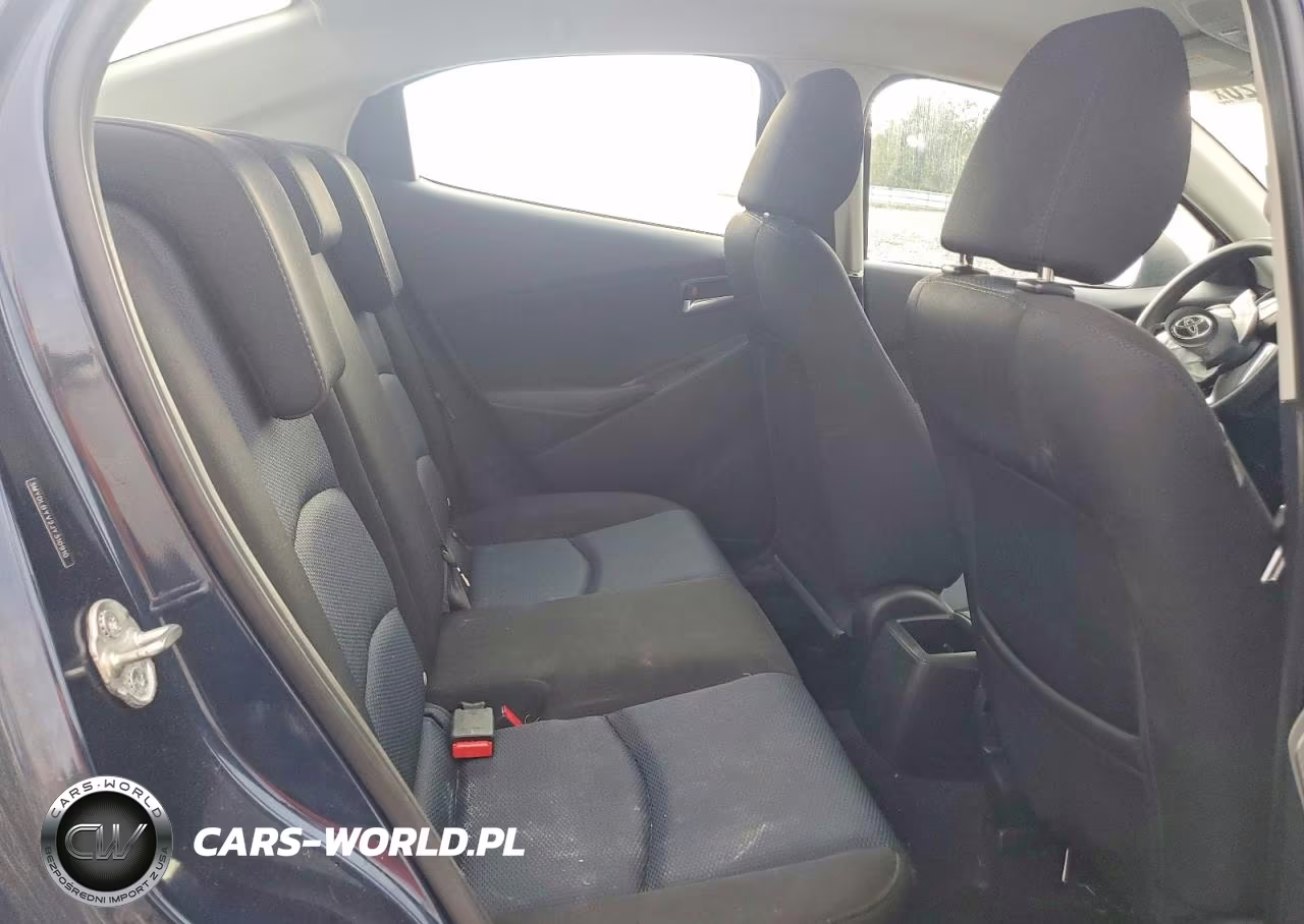 2018 Toyota Yaris Ia Base VIN:3MYDLBYV2JY310910 - 10