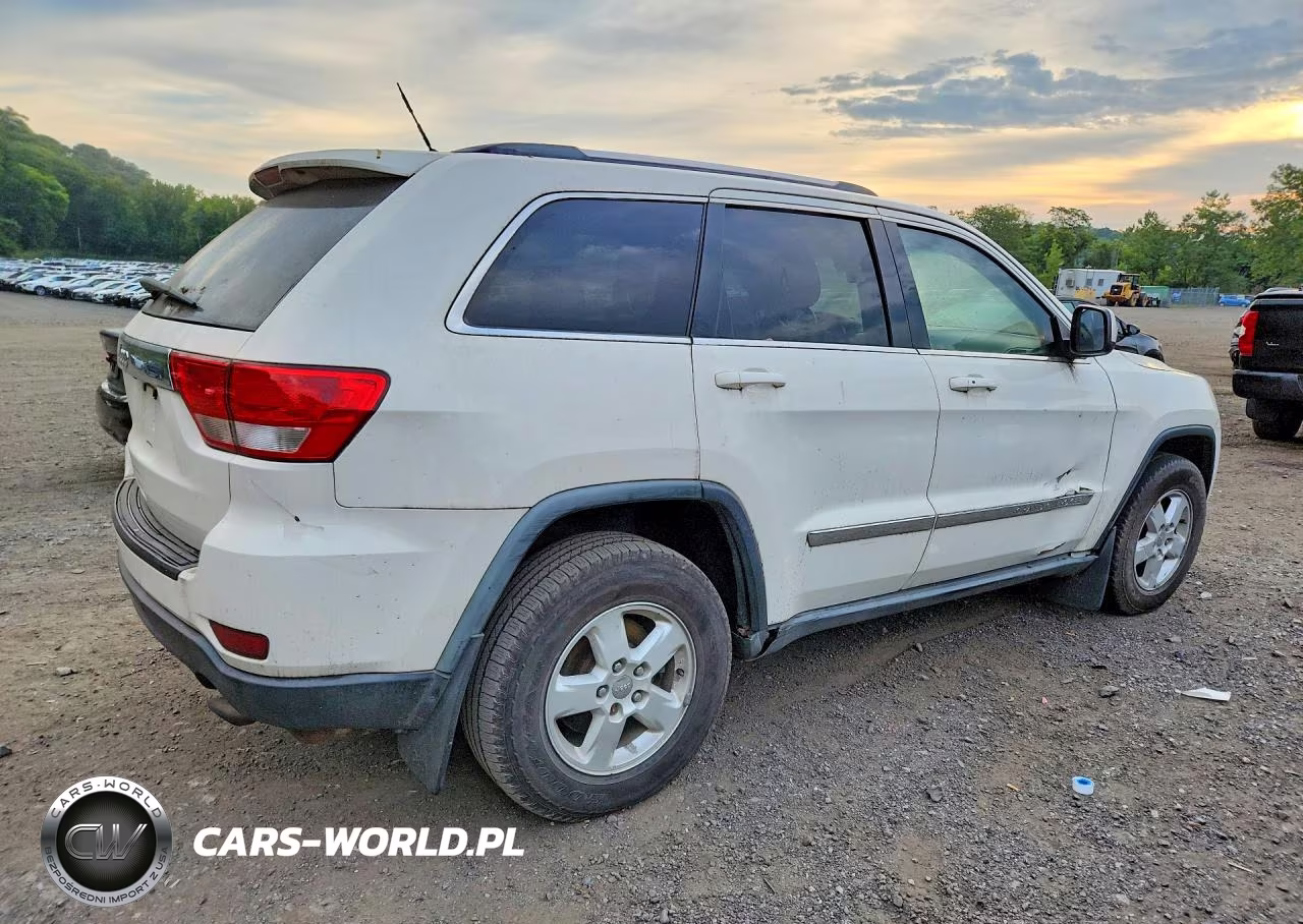 2011 Jeep Grand Cherokee Laredo VIN:1J4RR4GG3BC576295 - 3