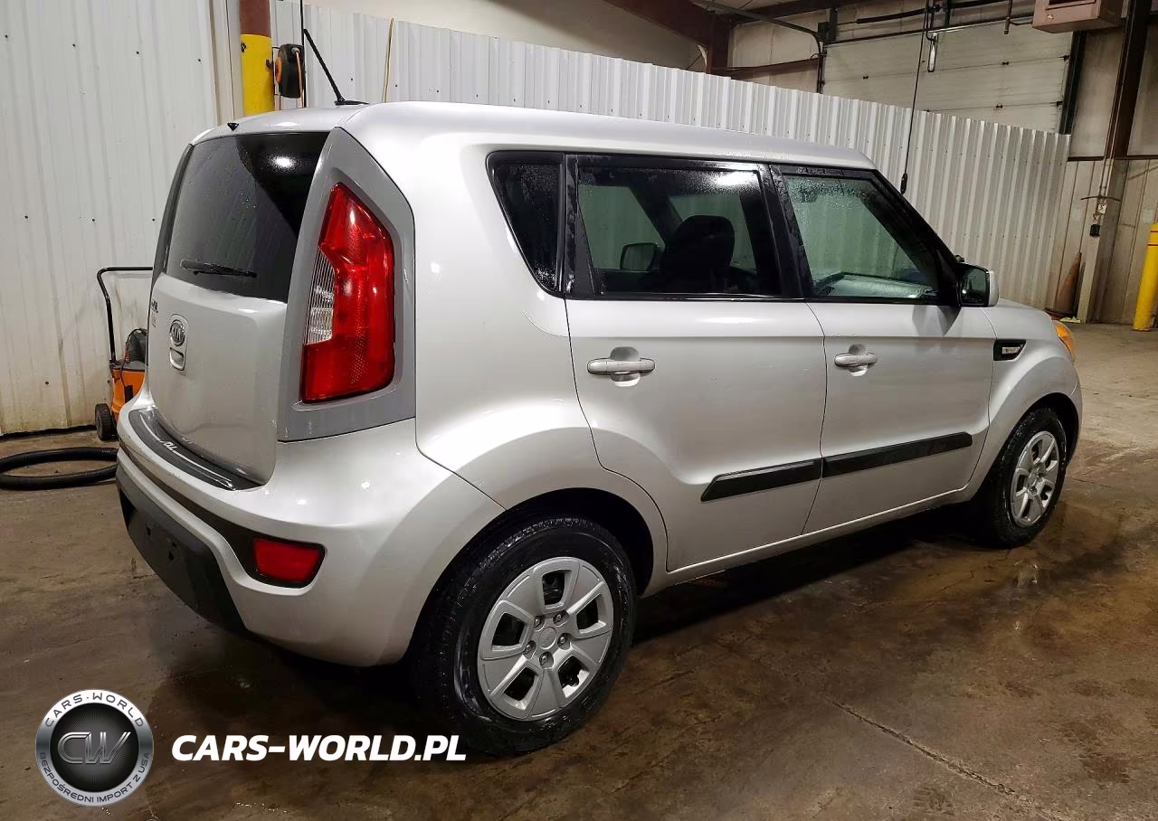 2012 Kia Soul Base VIN:KNDJT2A52C7435812 - 3