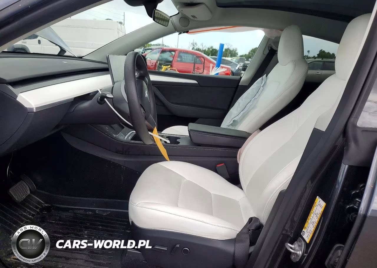 2024 Tesla Model Y VIN:7SAYGDED2RF185140 - 7