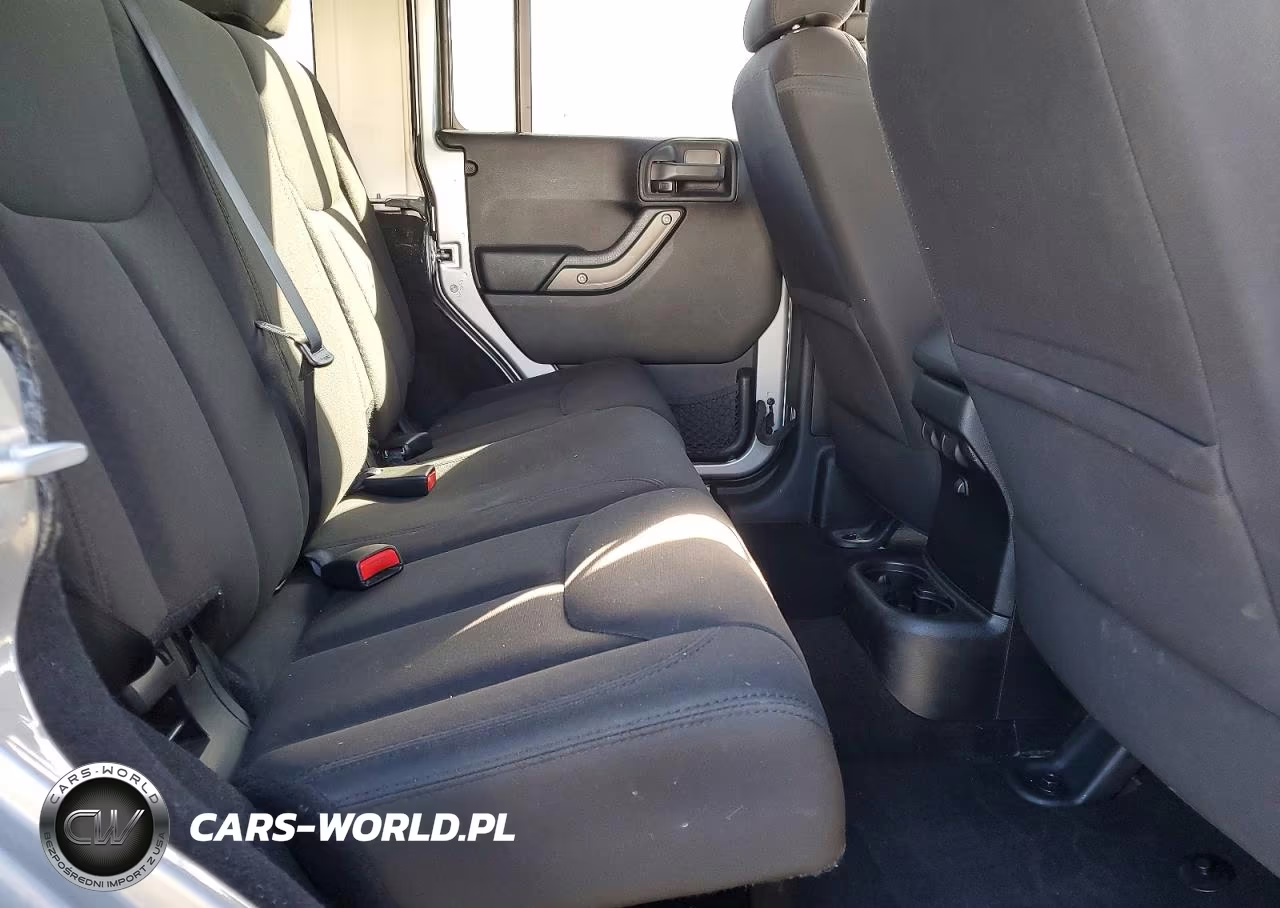 2015 Jeep Wrangler Unlimited Sport VIN:1C4BJWDG0FL501624 - 10