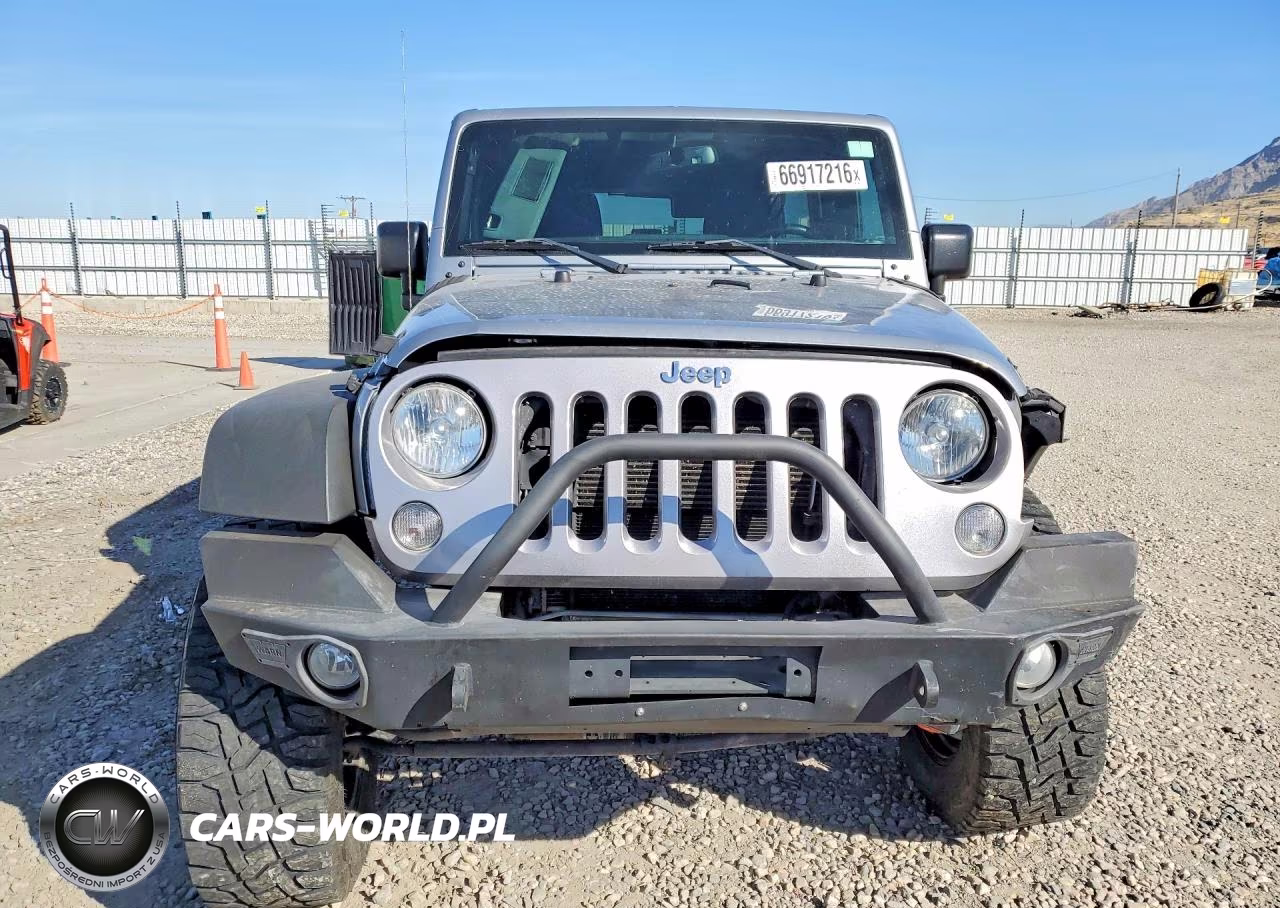 2015 Jeep Wrangler Unlimited Sport VIN:1C4BJWDG0FL501624 - 5