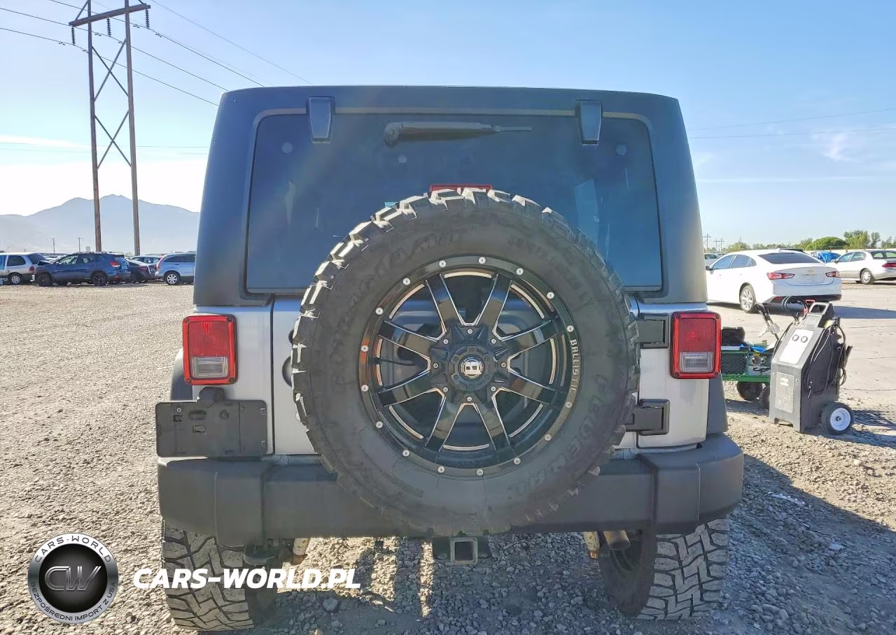 2015 Jeep Wrangler Unlimited Sport VIN:1C4BJWDG0FL501624 - 6