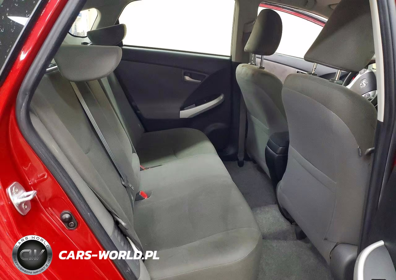 2013 Toyota Prius Two VIN:JTDKN3DU8D5669487 - 11