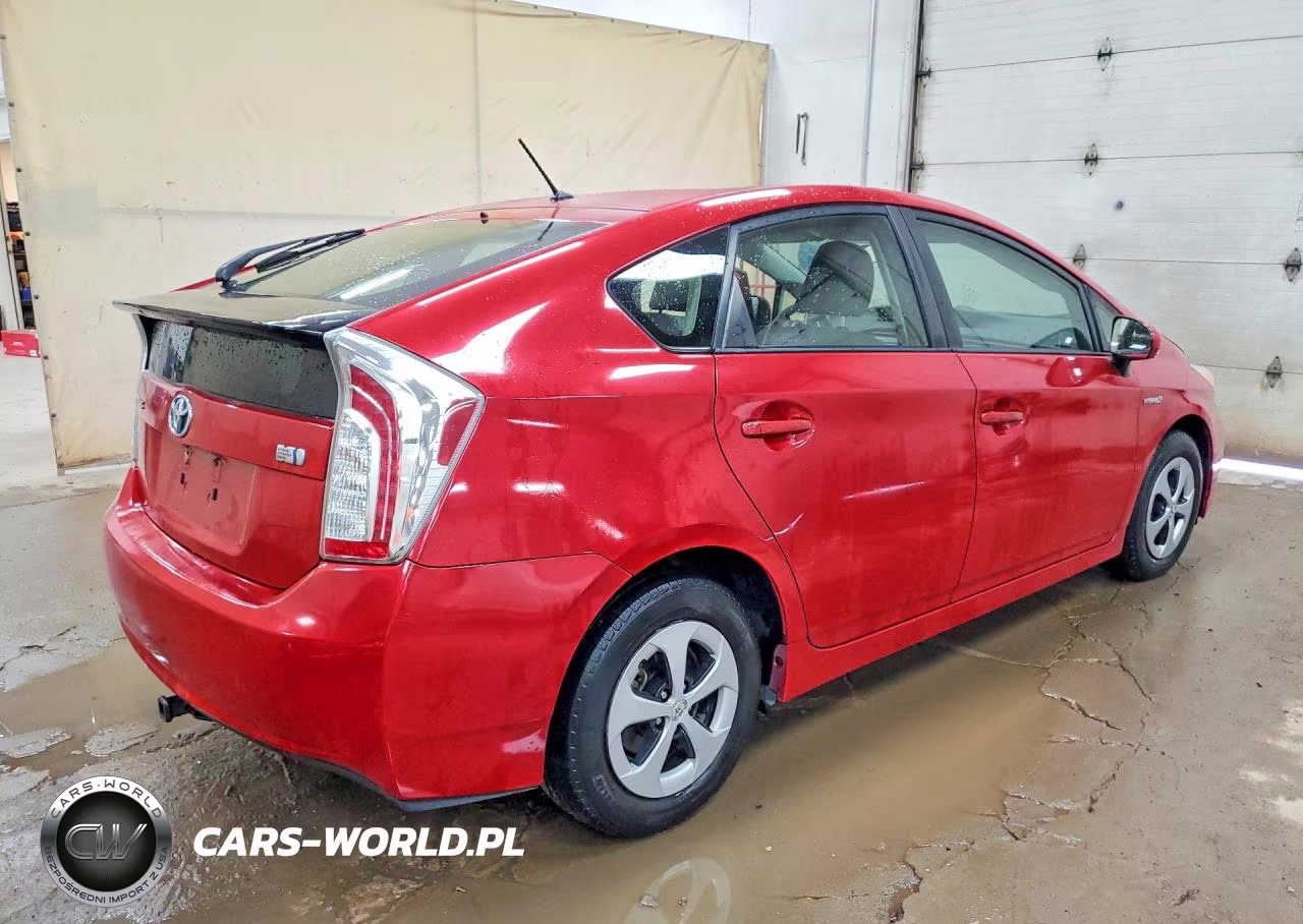 2013 Toyota Prius Two VIN:JTDKN3DU8D5669487 - 3