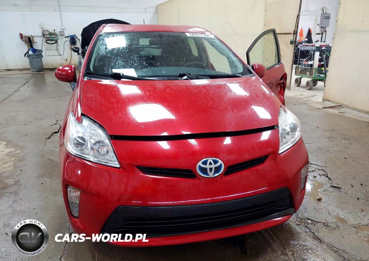 2013 Toyota Prius Two VIN:JTDKN3DU8D5669487 - 5