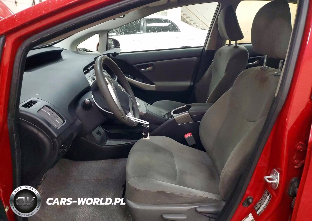 2013 Toyota Prius Two VIN:JTDKN3DU8D5669487 - 7