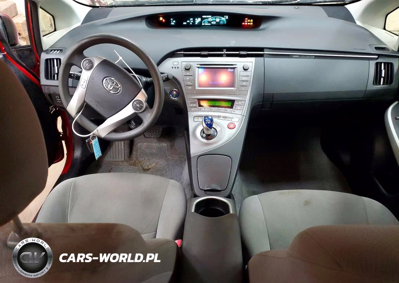 2013 Toyota Prius Two VIN:JTDKN3DU8D5669487 - 8