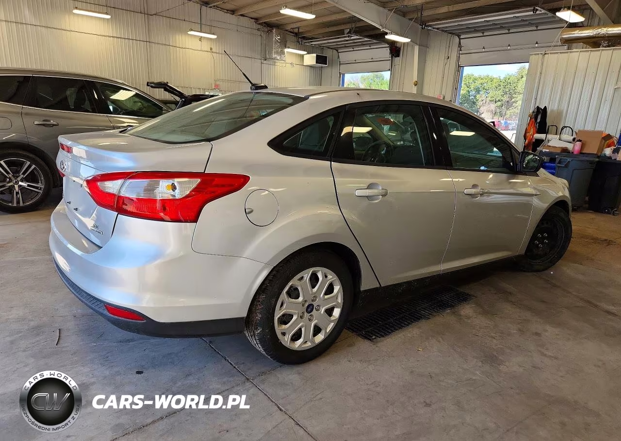 2012 Ford Focus Se VIN:1FAHP3F24CL424380 - 3