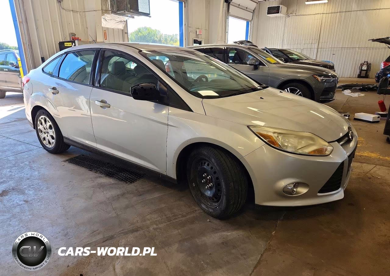 2012 Ford Focus Se VIN:1FAHP3F24CL424380 - 4