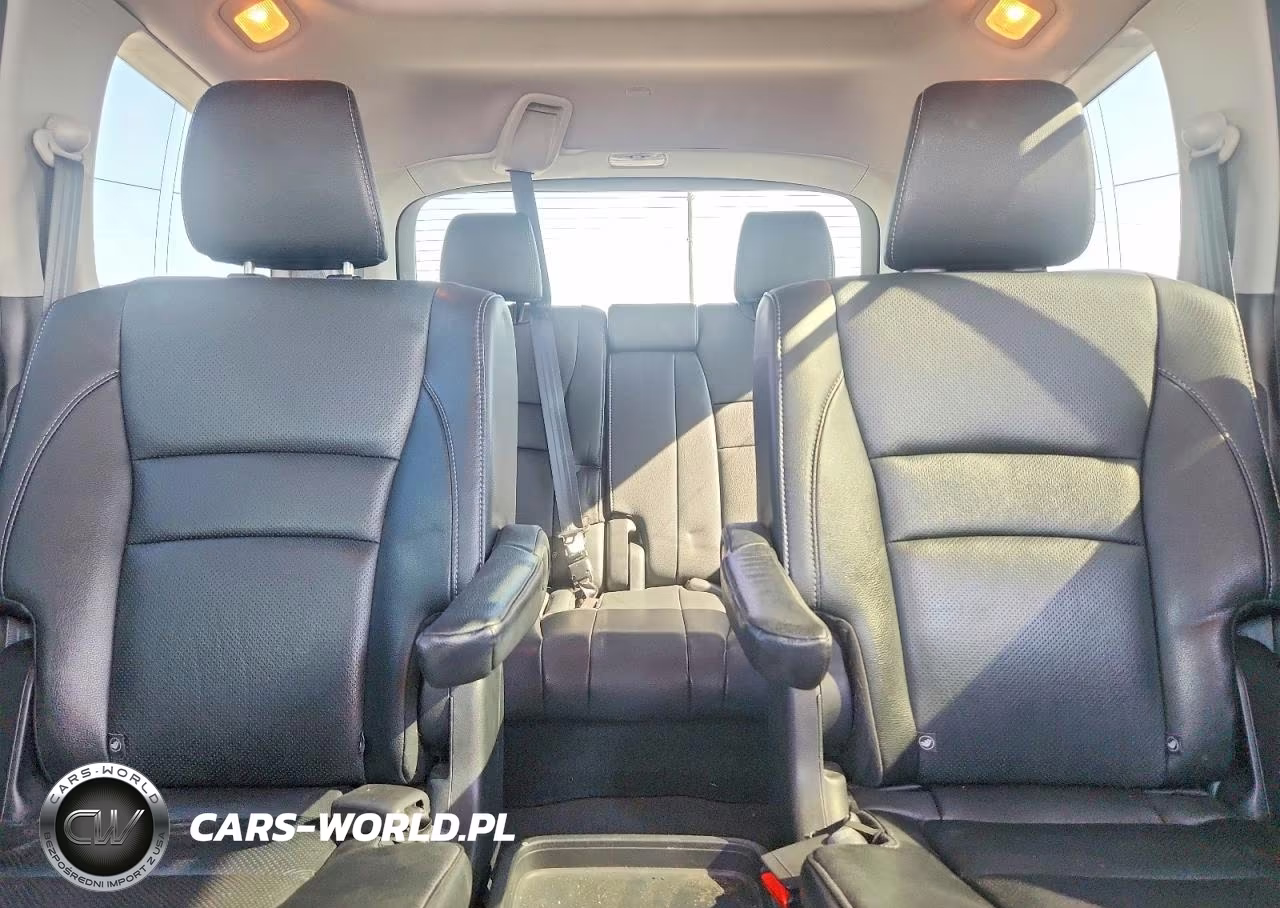 2017 Honda Pilot Elite VIN:5FNYF6H06HB055932 - 10