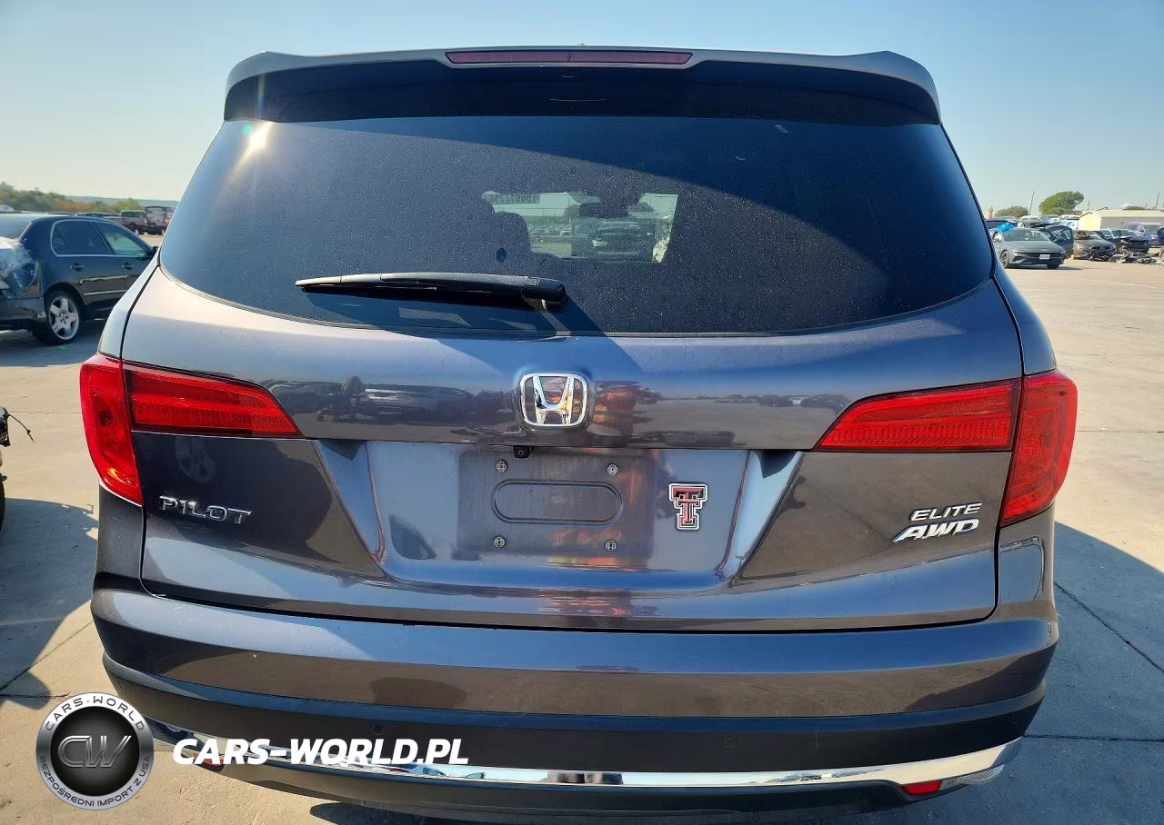 2017 Honda Pilot Elite VIN:5FNYF6H06HB055932 - 6
