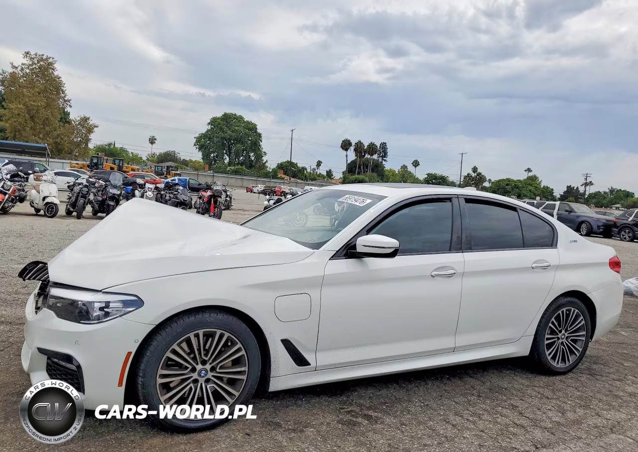 2018 BMW 530E VIN:WBAJA9C52JB250176 - 1