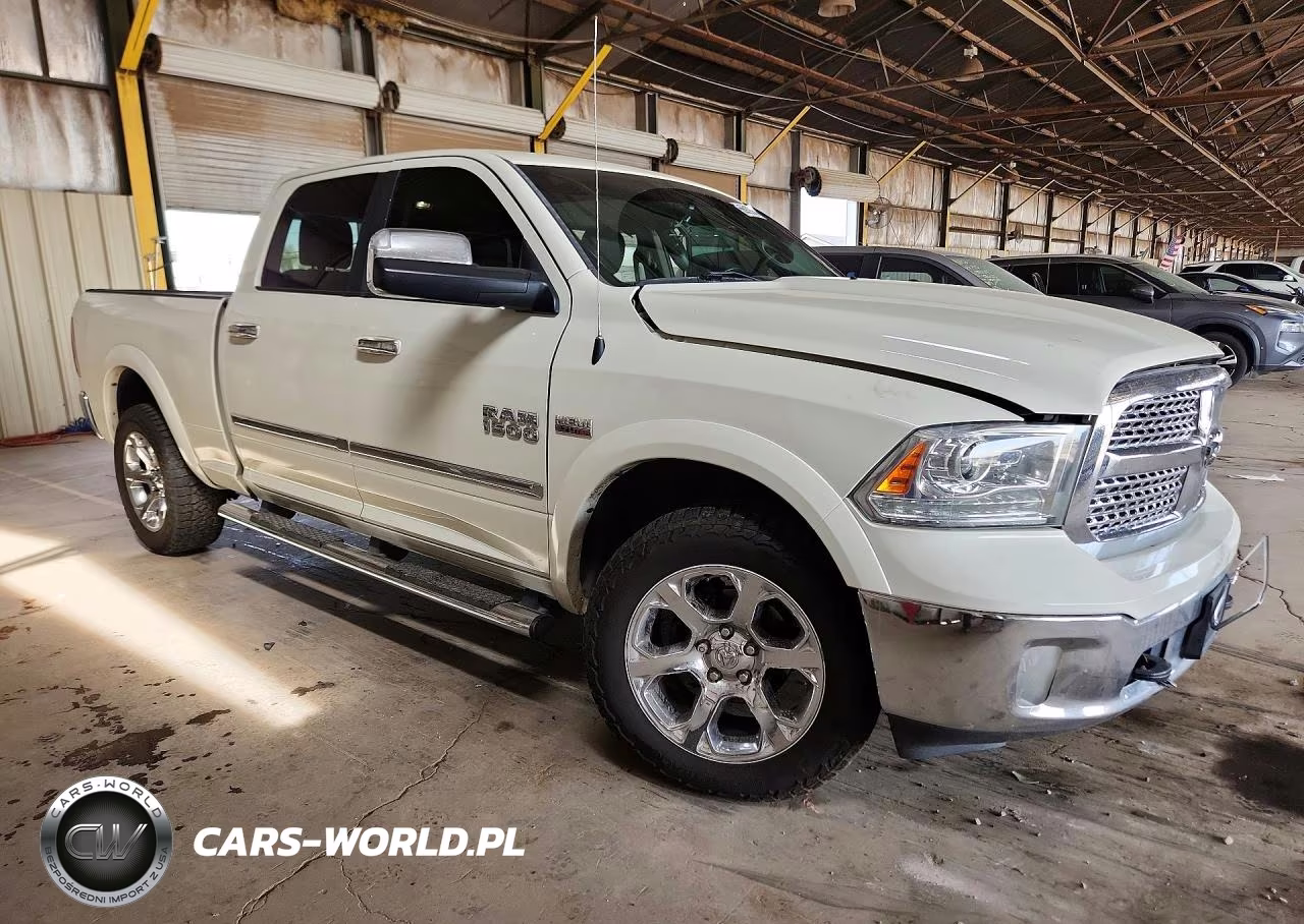 2016 Ram 1500 Laramie VIN:1C6RR7VTXGS323258 - 4